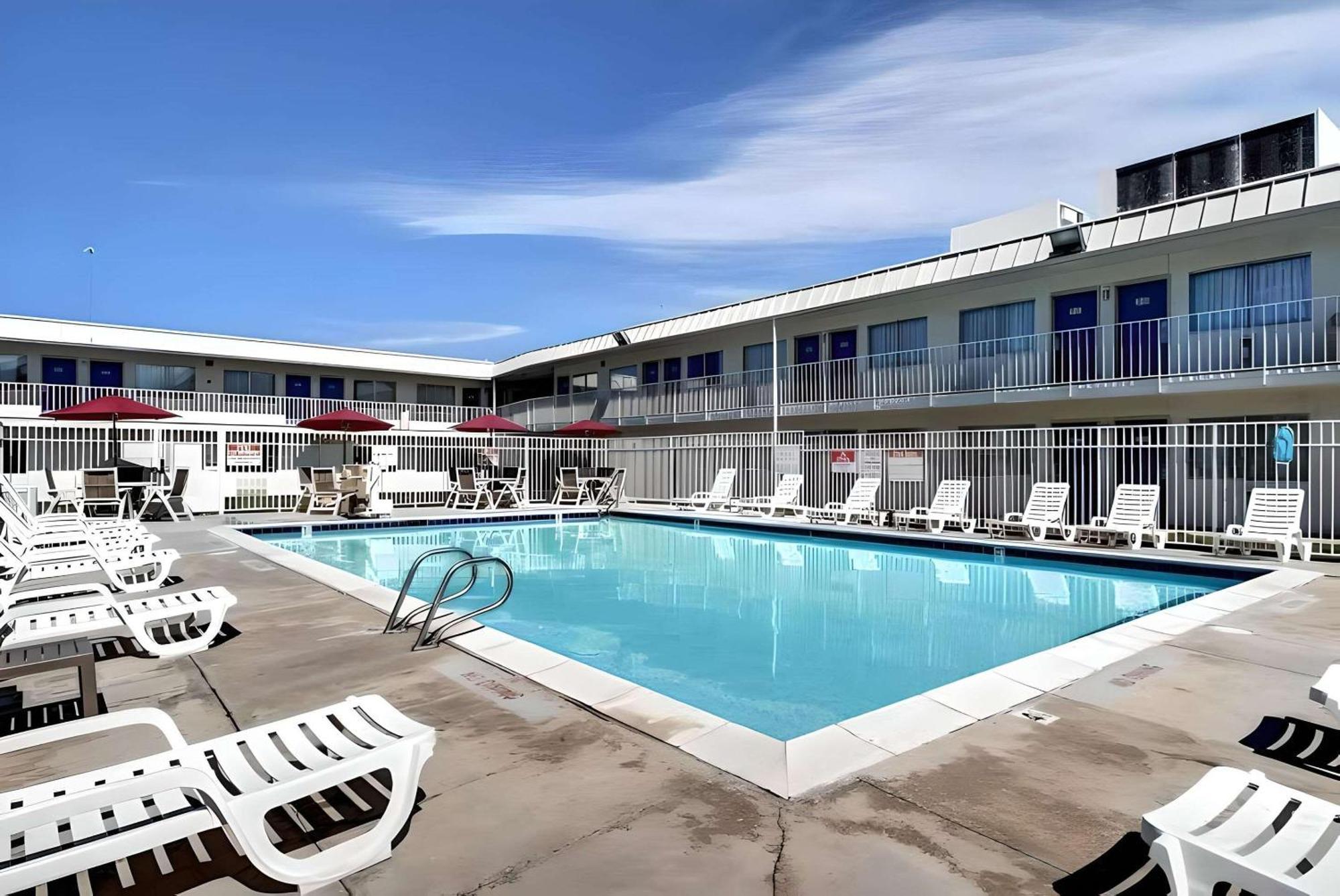 Econo Lodge Midvale Eksteriør billede