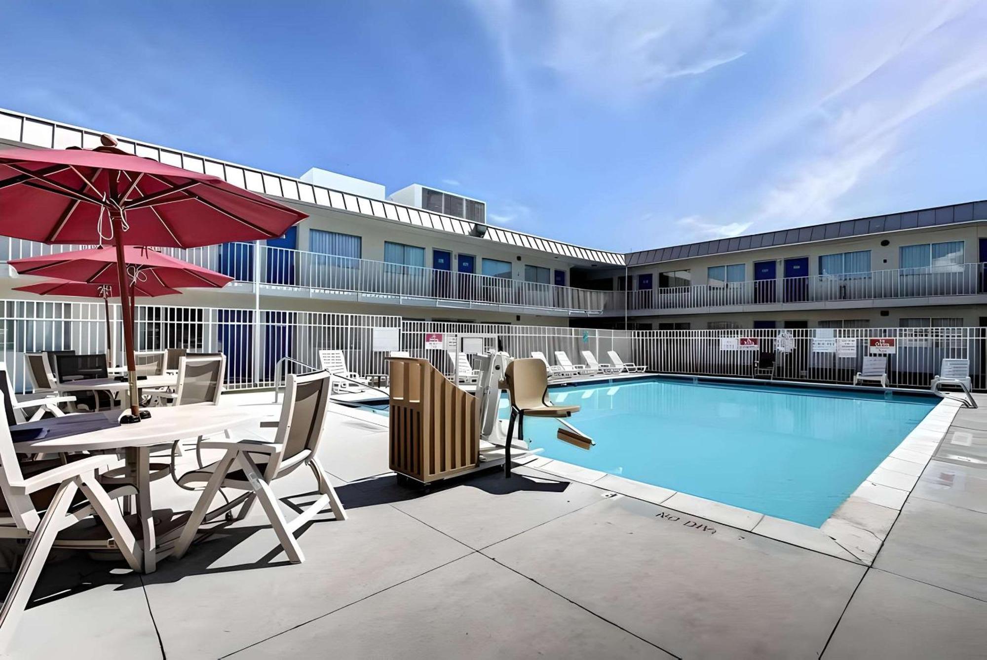 Econo Lodge Midvale Eksteriør billede