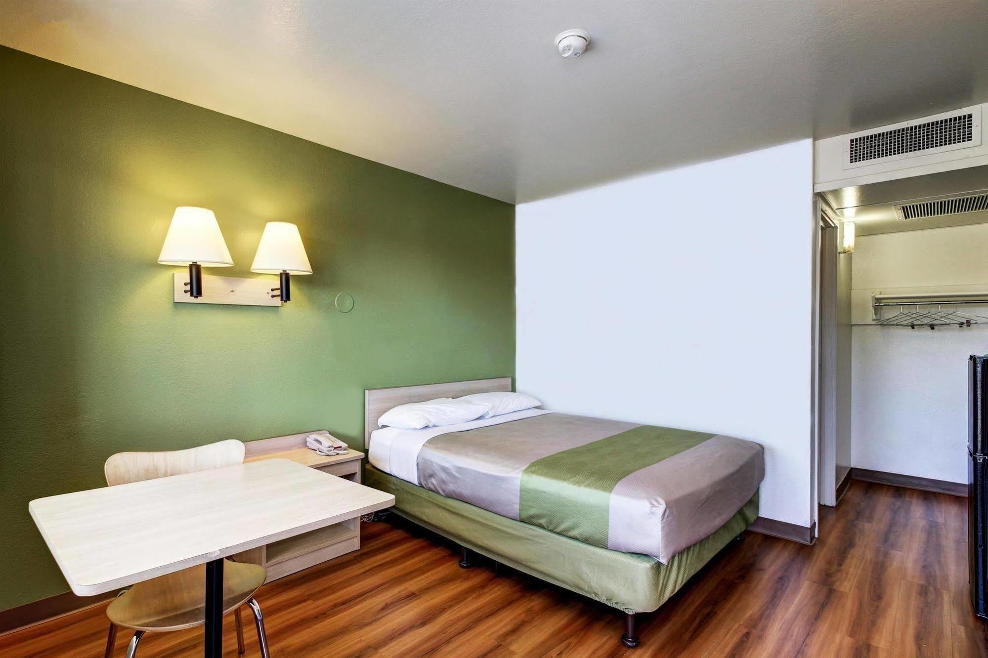 Econo Lodge Midvale Eksteriør billede